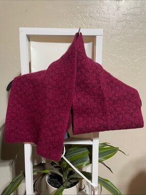 Coach Logo Pattern Burgundy Knit Scarf